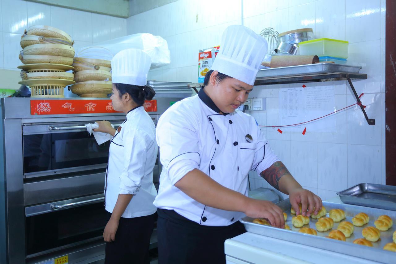 Hotel Dingar Mandalay Bagian luar foto
